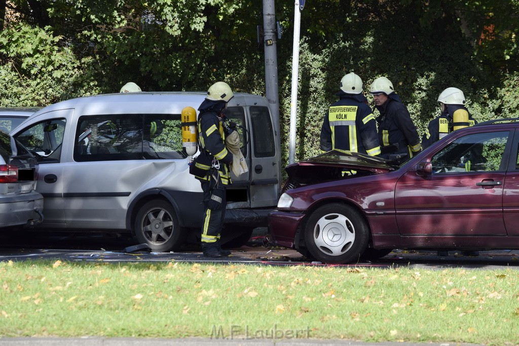 VU Koeln Buchheim Frankfurterstr Beuthenerstr P157.JPG - Miklos Laubert